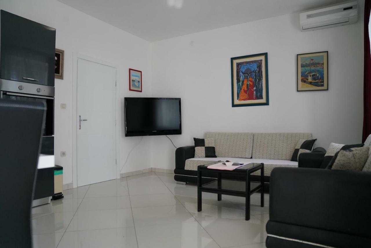 Sesar Apartments Krk - No. 2 Vinko Krk Town Extérieur photo