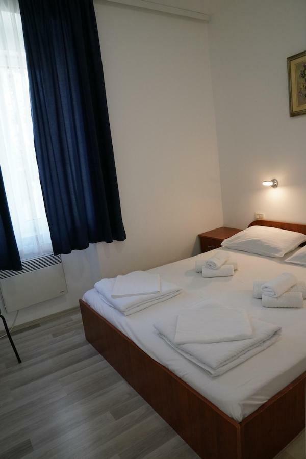 Sesar Apartments Krk - No. 2 Vinko Krk Town Extérieur photo